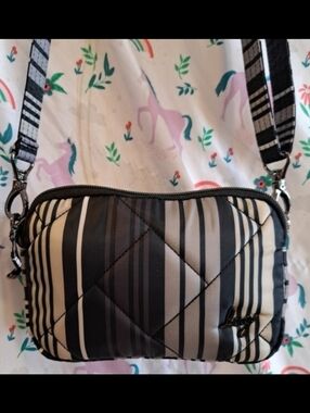 NWOT Lug Coupe Black & White Stripe Casual Everyday Convertible Bum Bag Purse